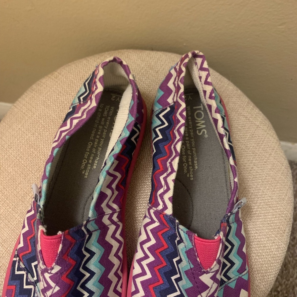Toms - Picture 2 of 7